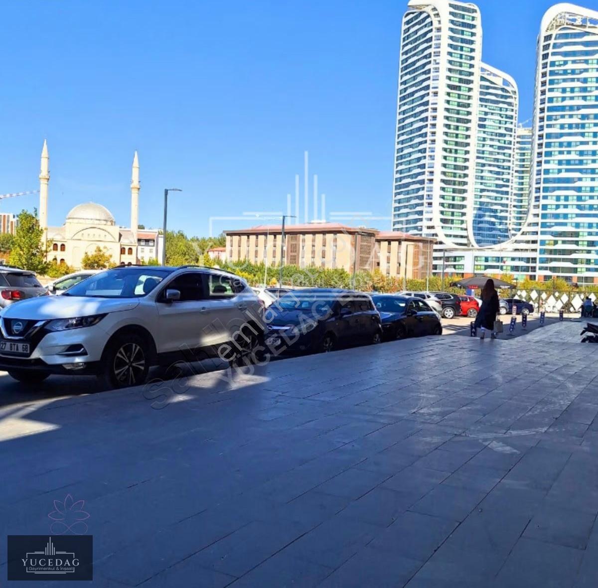 Banettin Suit Cadde'de Ticari İşletme Ruhsatlı Kiralık Dükkan - Görsel 27