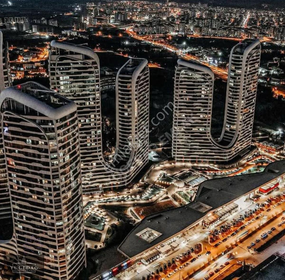 Banettin Suit Cadde'de Ticari İşletme Ruhsatlı Kiralık Dükkan