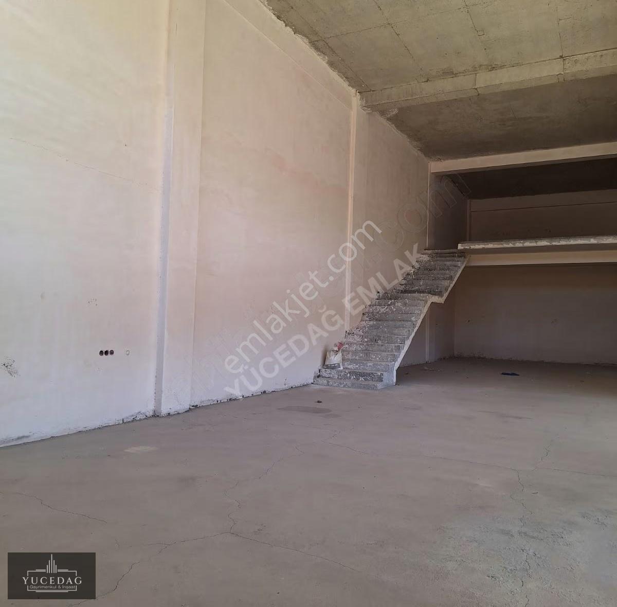 Banettin Suit Cadde'de Ticari İşletme Ruhsatlı Kiralık Dükkan - Görsel 9