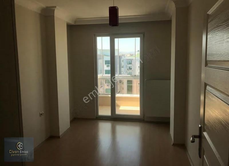 Derebahçe'de Global Evlerinde Kiralık 3+1 Daire - Görsel 12