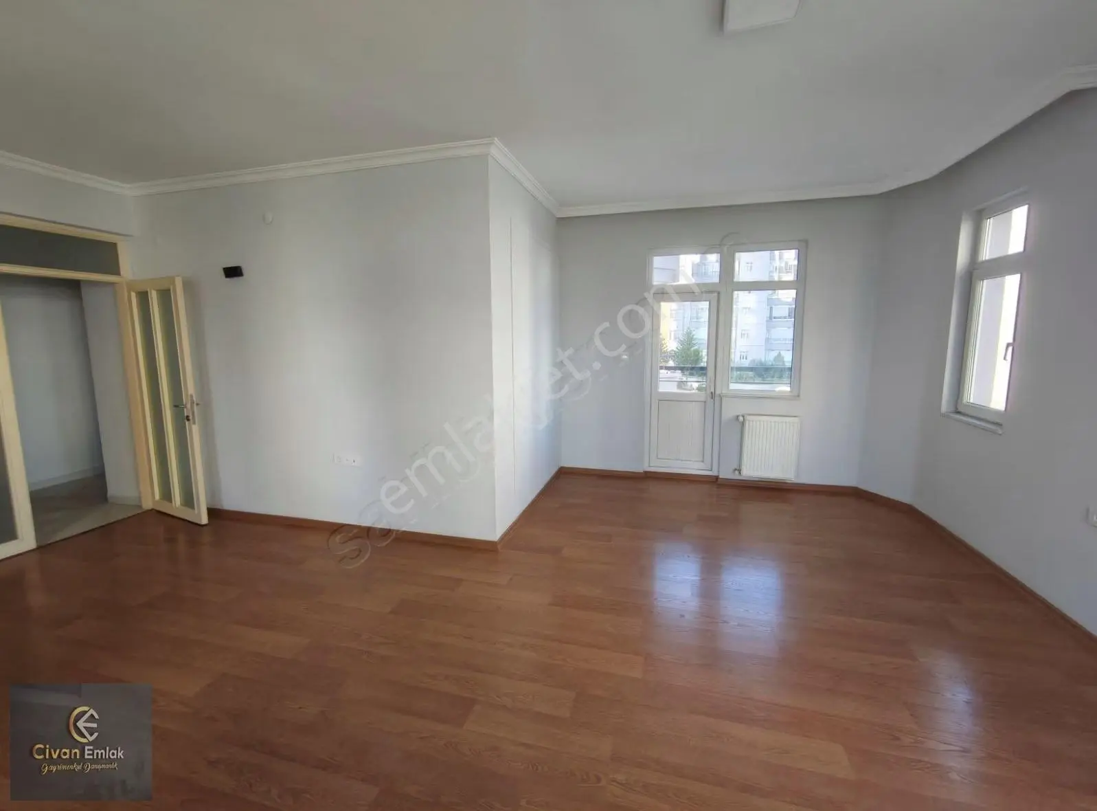 Civandan Derebahce Merkezde Site İci Genis 3+1