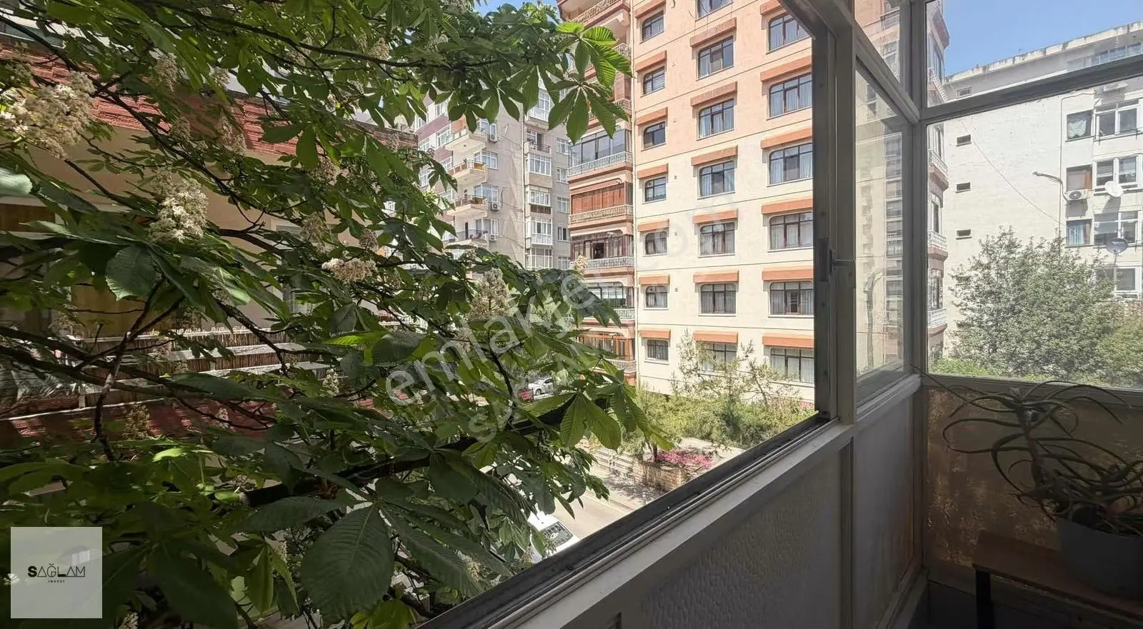 Sağlam'dan Feneryolunda 3 Balkonlu Önü Açık Ferah Kiralık Daire - Görsel 2