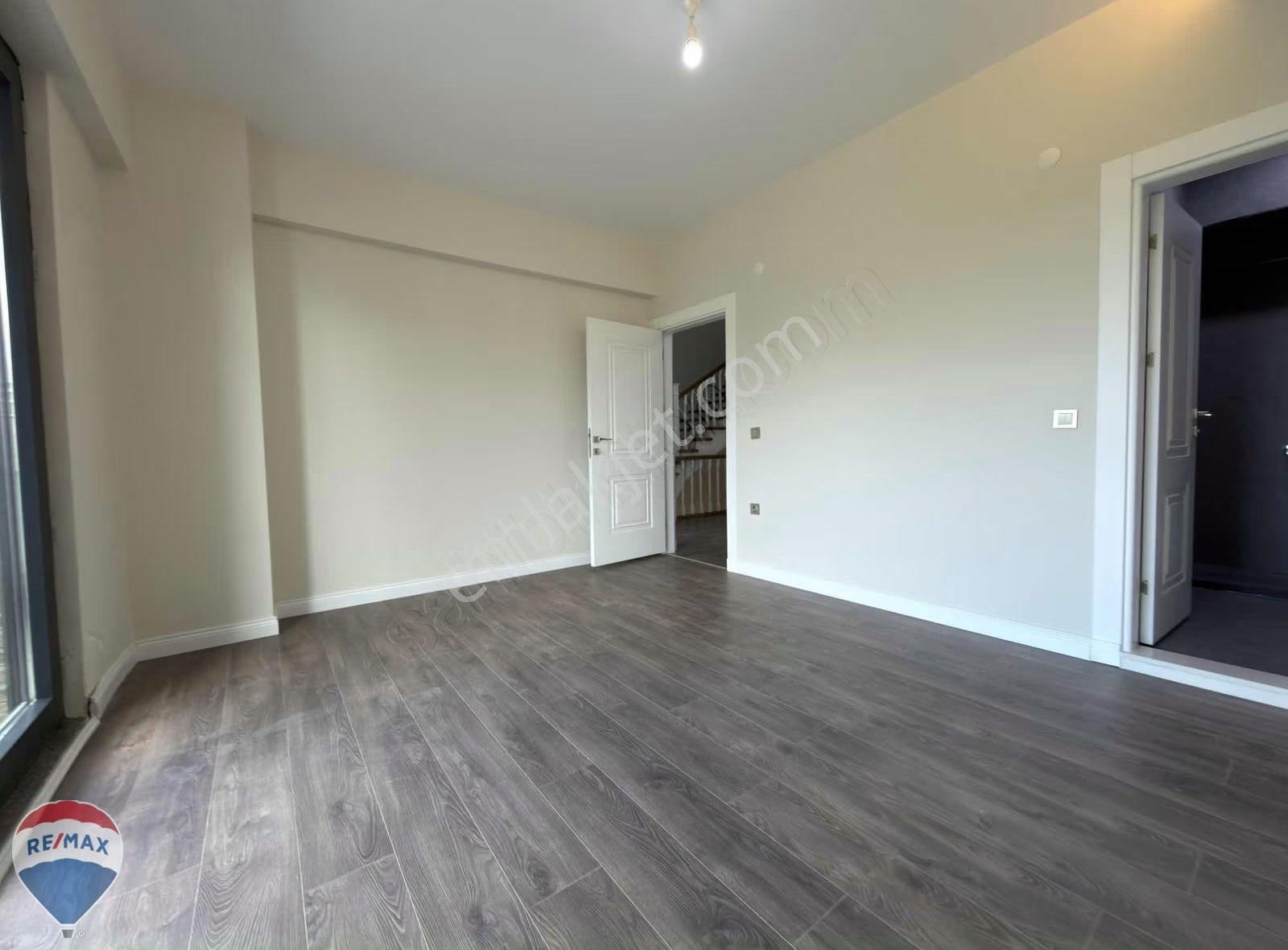 Remax Mavi'den Yazlık'ta Satılık 5+1 Satılık Villa - Görsel 18