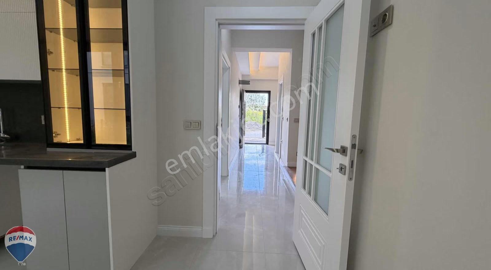 Remax Mavi'den Yazlık'ta Satılık 5+1 Satılık Villa - Görsel 16
