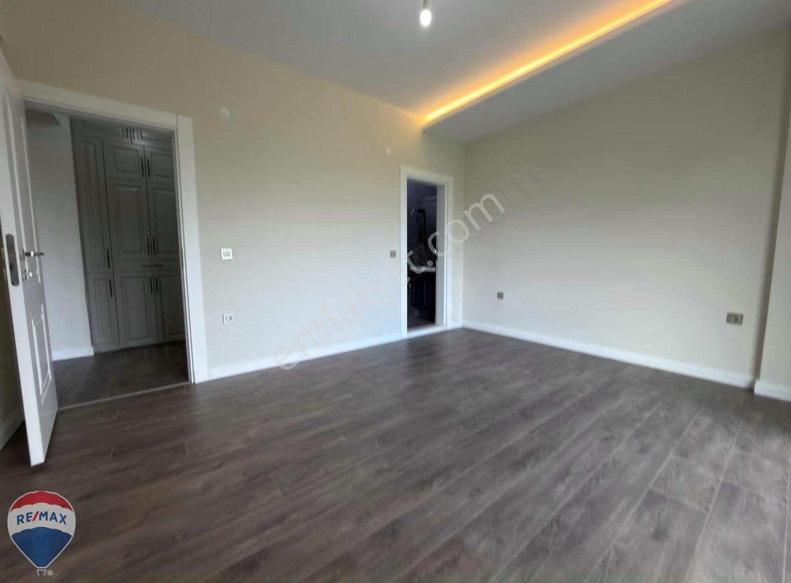 Remax Mavi'den Yazlık'ta Satılık 5+1 Satılık Villa - Görsel 19
