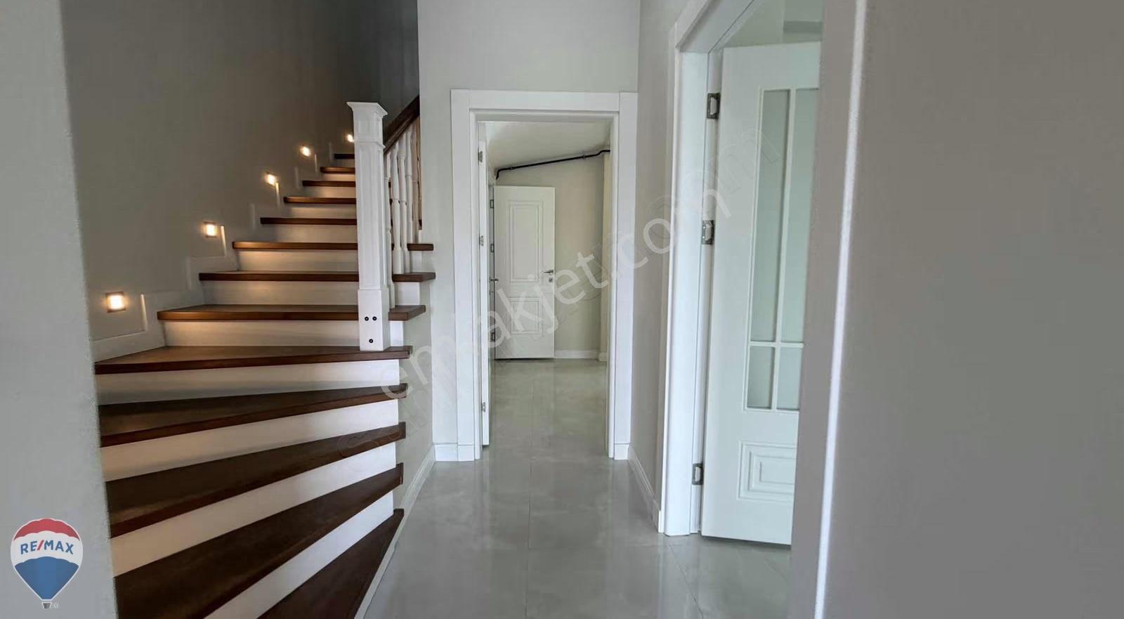 Remax Mavi'den Yazlık'ta Satılık 5+1 Satılık Villa - Görsel 12