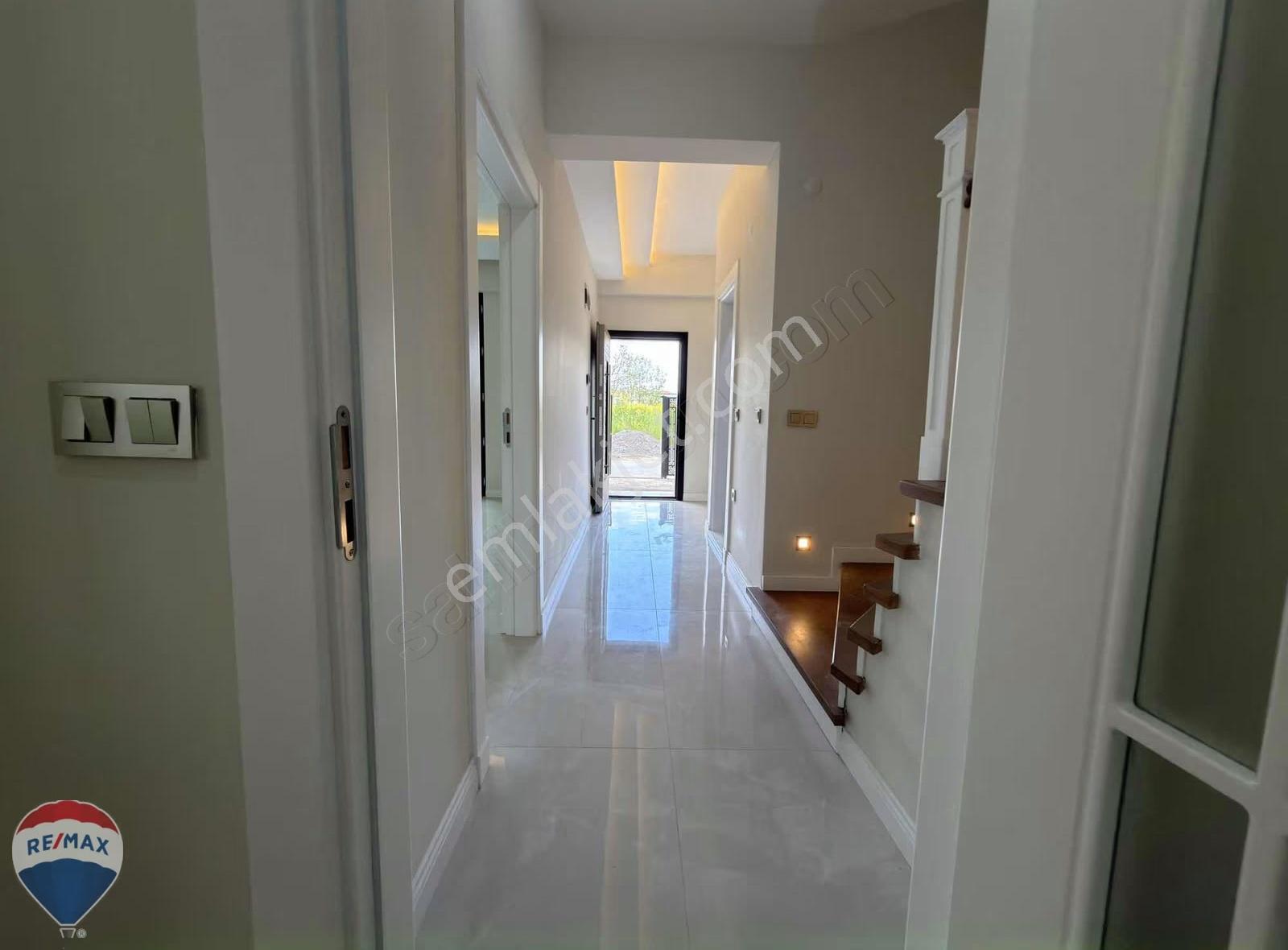 Remax Mavi'den Yazlık'ta Satılık 5+1 Satılık Villa - Görsel 23