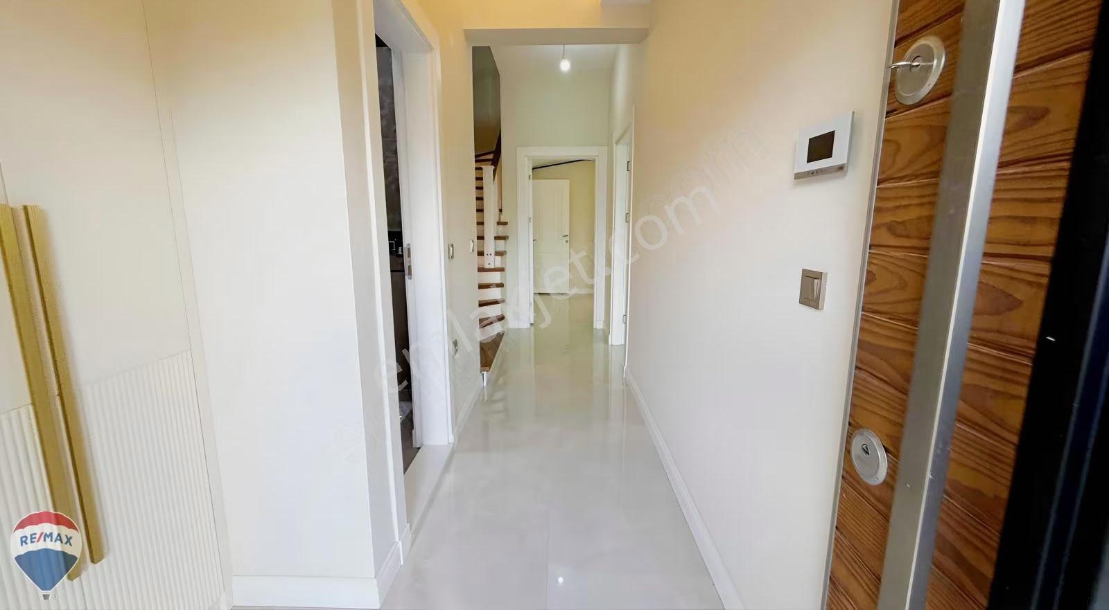 Remax Mavi'den Yazlık'ta Satılık 5+1 Satılık Villa - Görsel 11