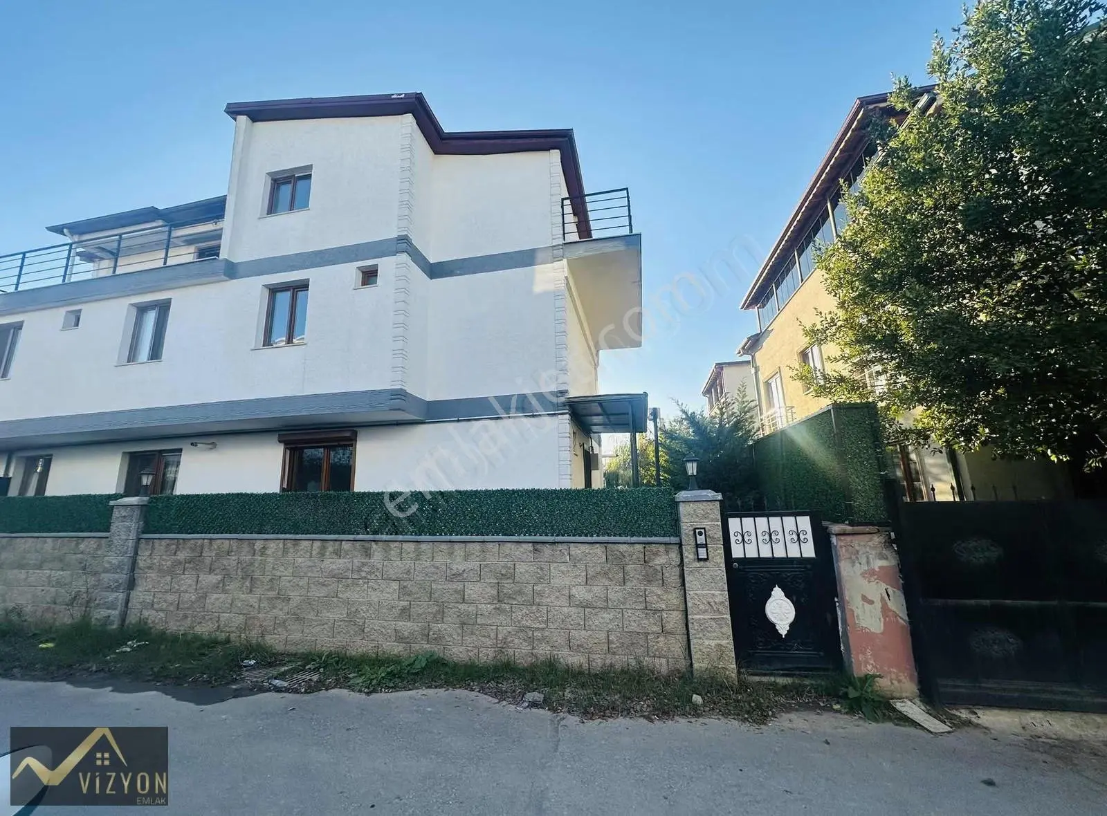 Bayramoğlunda Full Sıfır Eşyalı Müstakil Bahçeli 3+1 Villa - Görsel 5