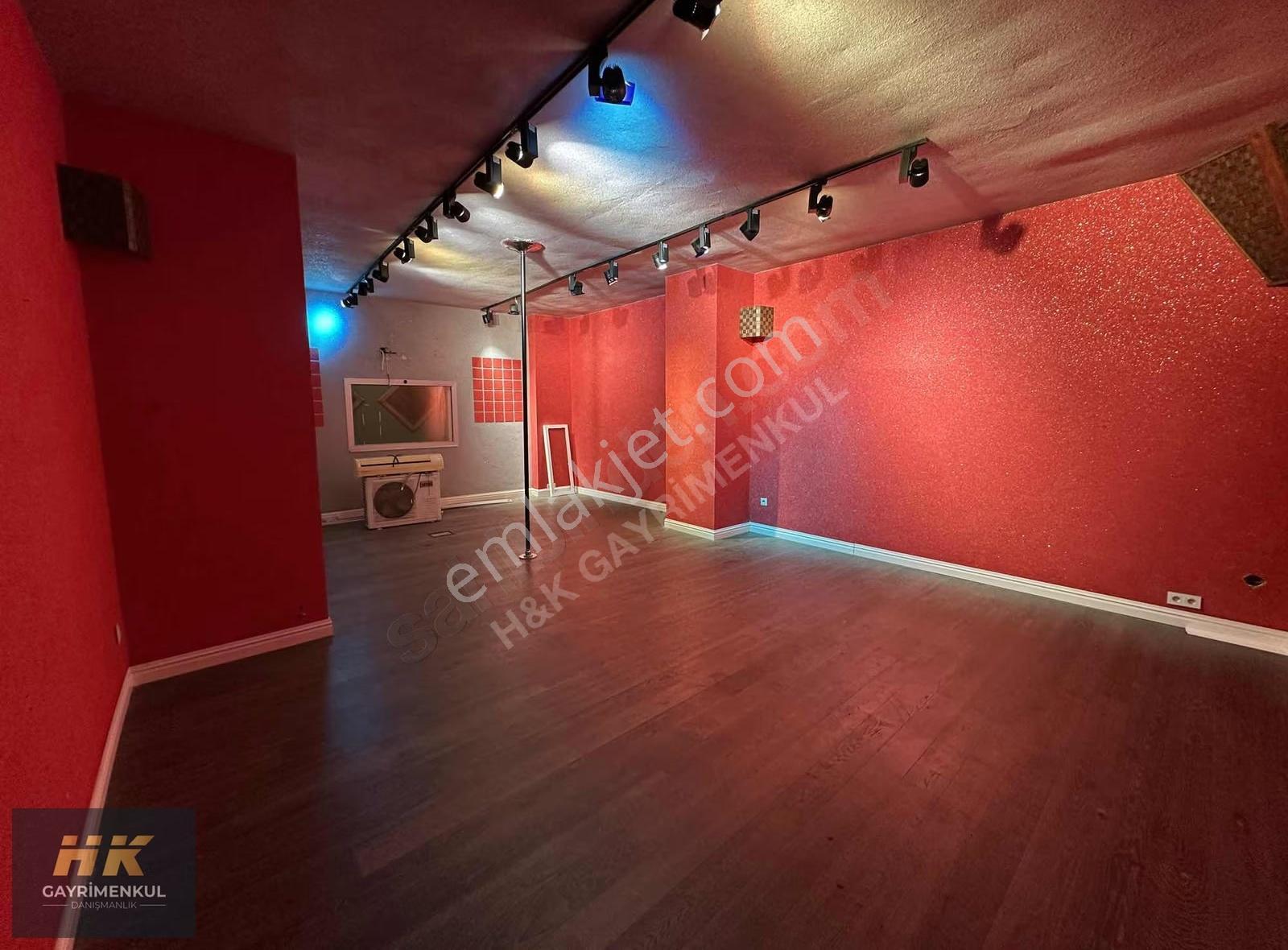 Uluç Mahallesinde Mega Sitesi'nde 155m² Kiralık Dükkan - Görsel 5