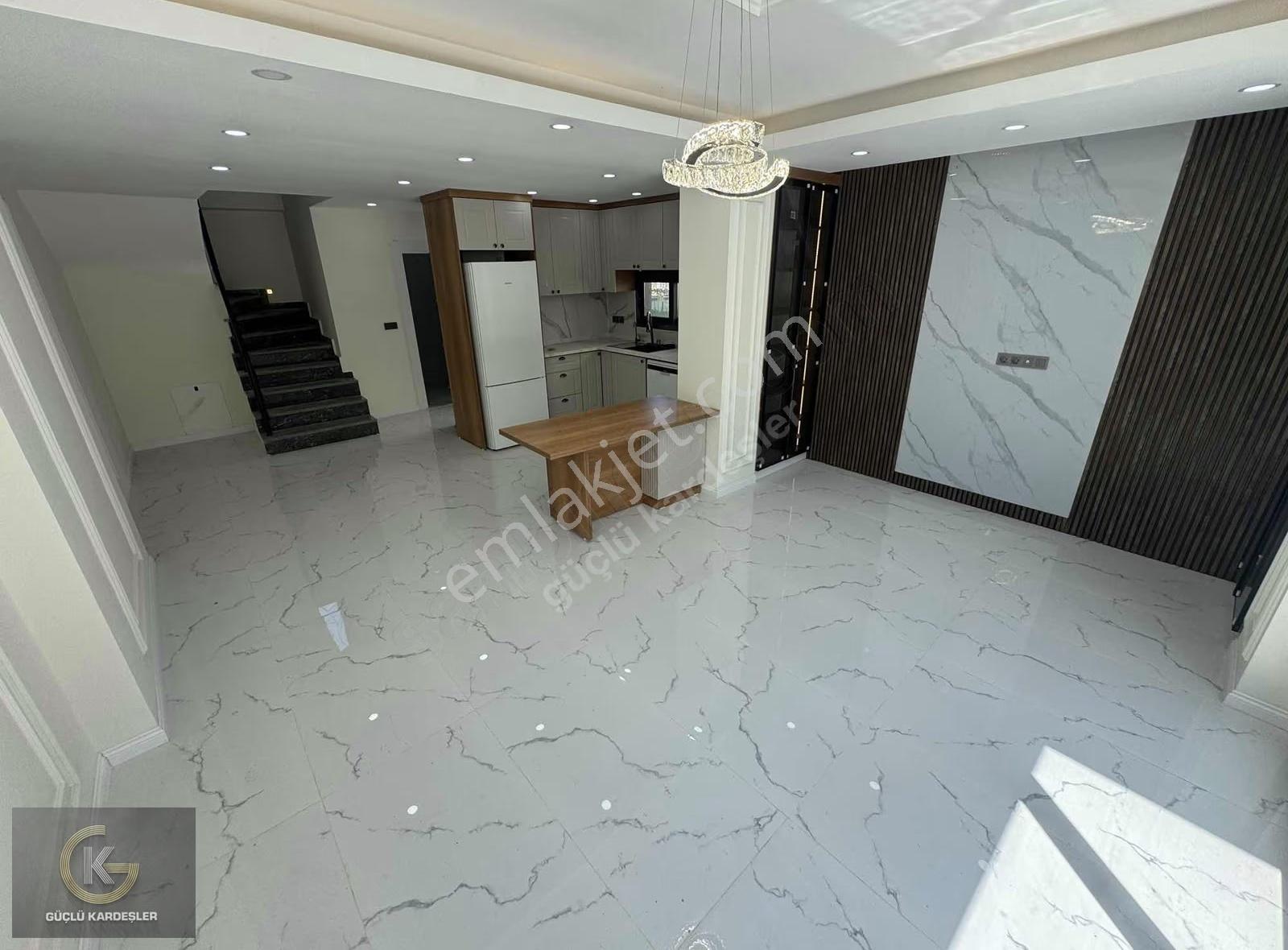 Güçlü Kardeşler Denize 20 Adım 4+1 Bahçeli Lüks Villa - Görsel 27