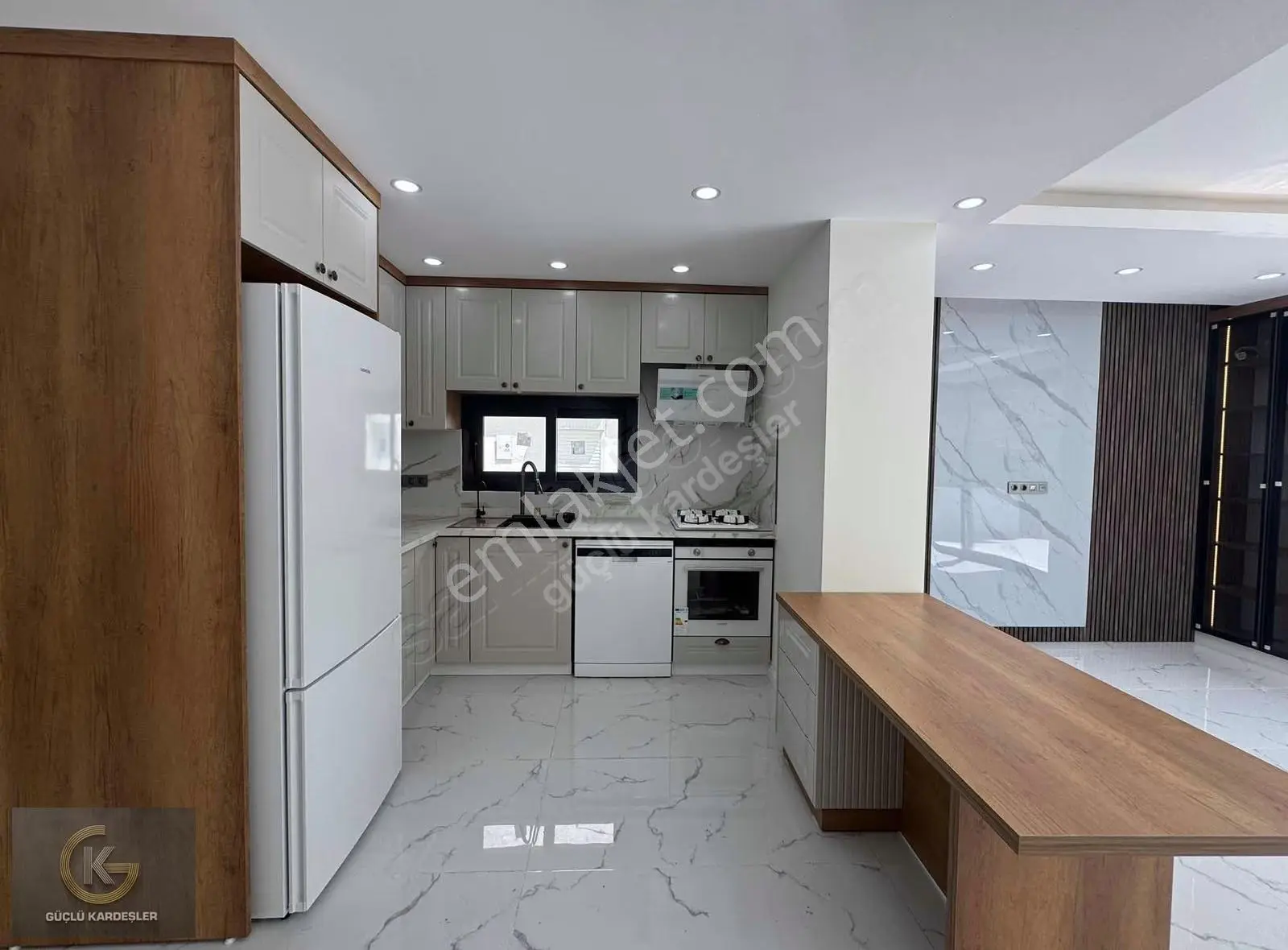 Güçlü Kardeşler Denize 20 Adım 4+1 Bahçeli Lüks Villa - Görsel 3