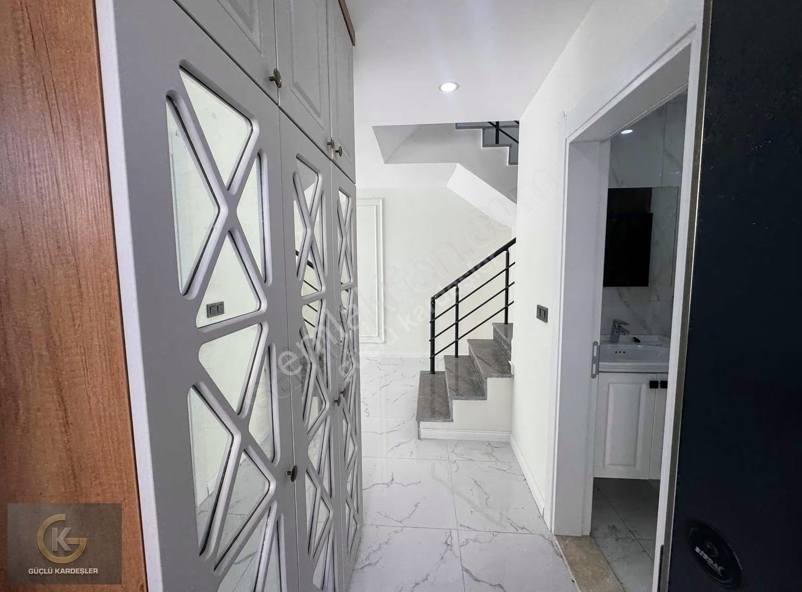 Güçlü Kardeşler Denize 20 Adım 4+1 Bahçeli Lüks Villa - Görsel 25