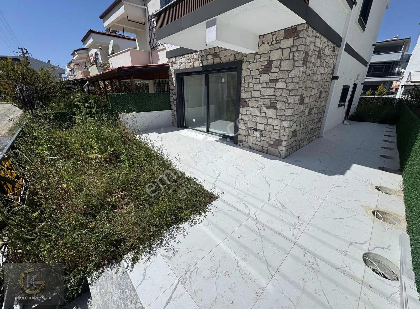 Güçlü Kardeşler Denize 20 Adım 4+1 Bahçeli Lüks Villa - Görsel 7
