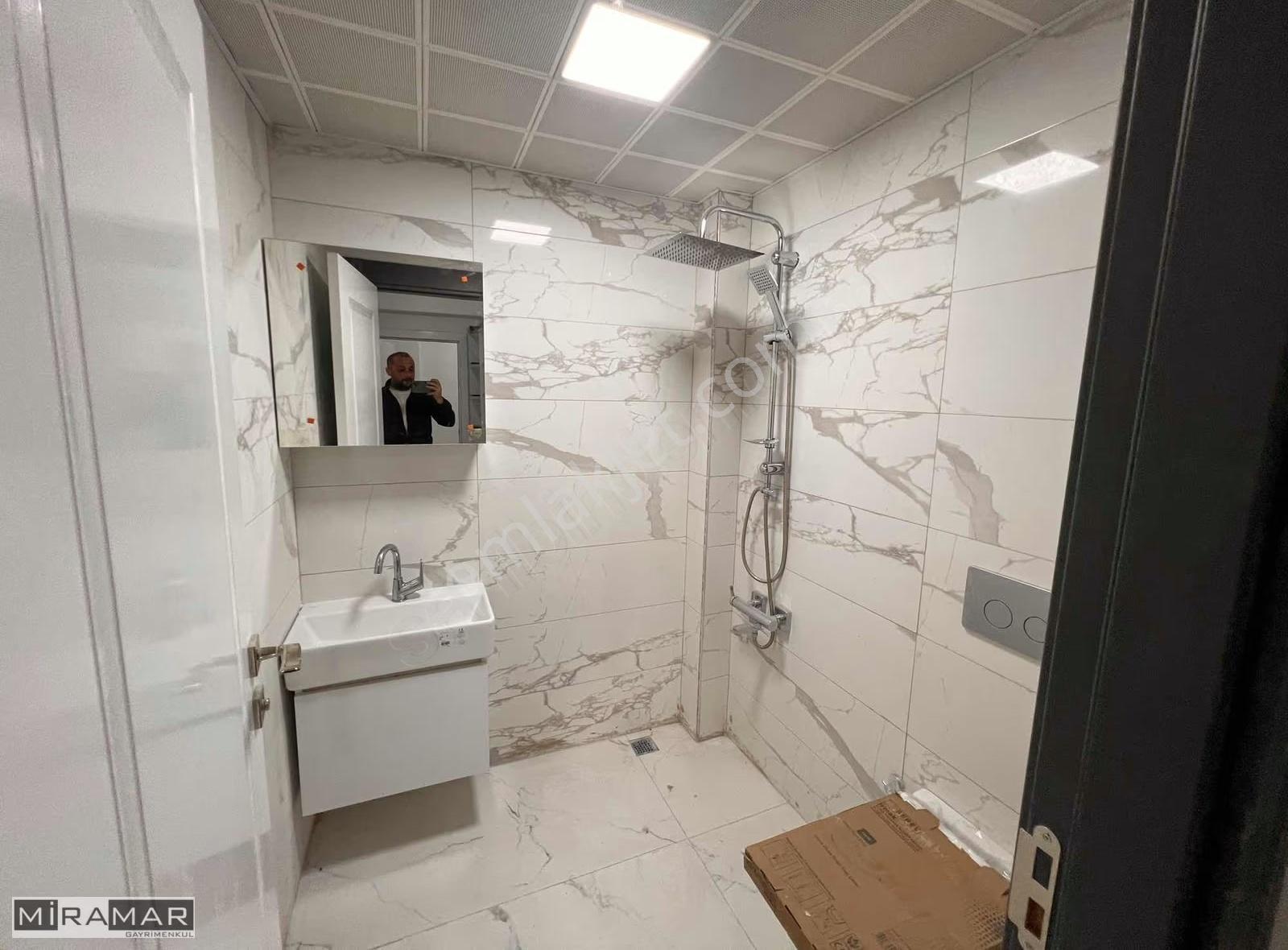 Miramar'dan Hastaneye Yakın Sıfır 4,5+1 Satılık Lüks Daire - Görsel 5
