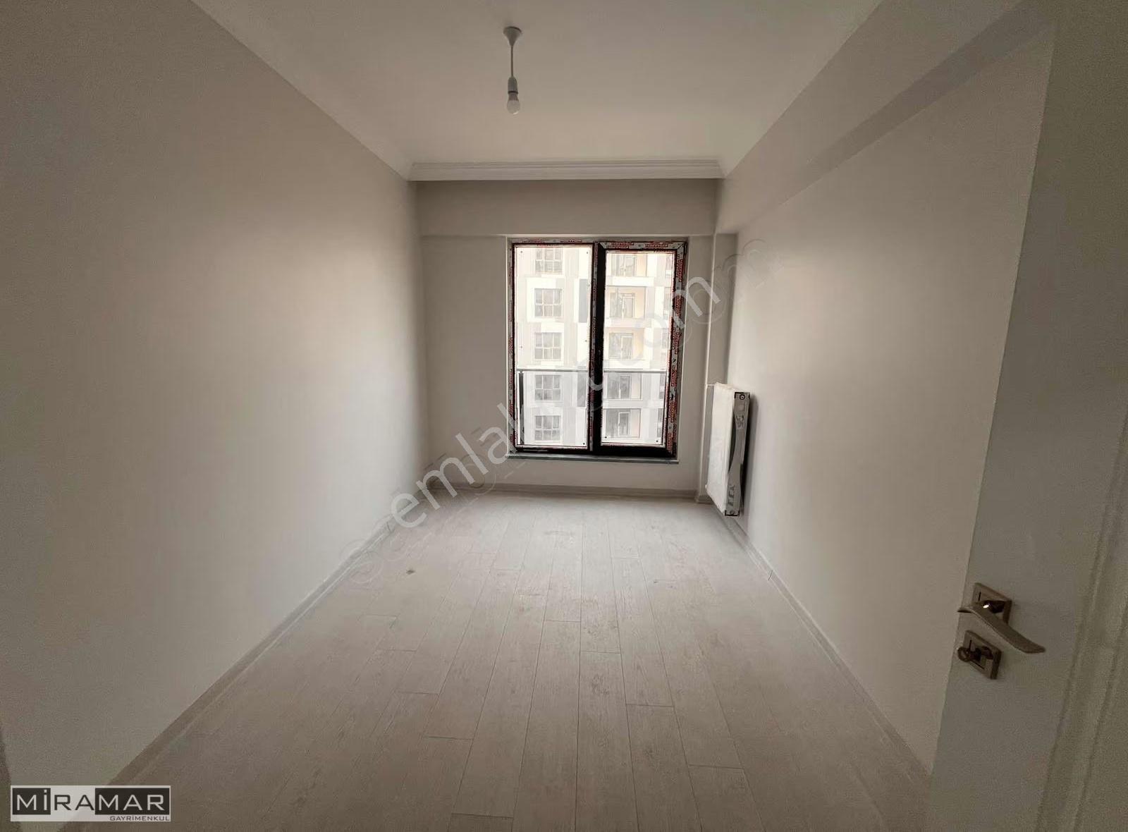 Miramar'dan Hastaneye Yakın Sıfır 4,5+1 Satılık Lüks Daire - Görsel 24