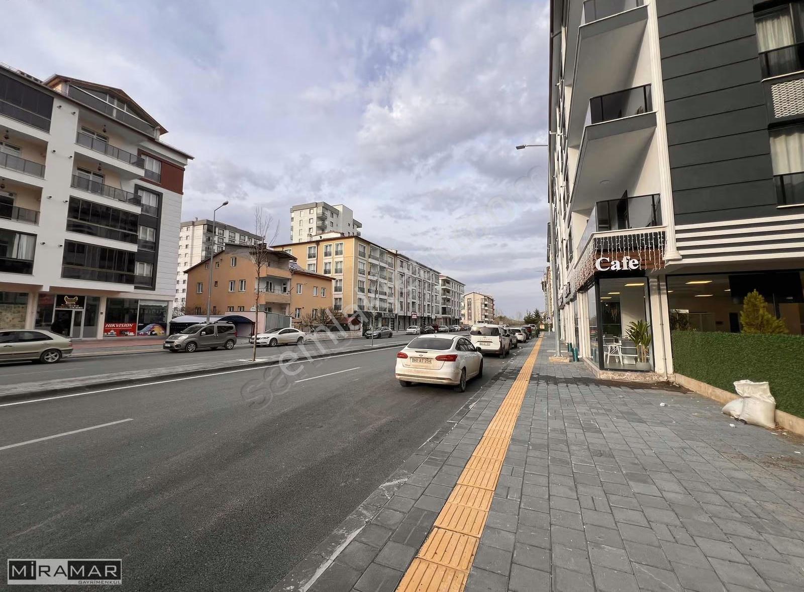 Miramar'da Numune Hastenesi Yakınında Kiralık Dükkan - Görsel 7
