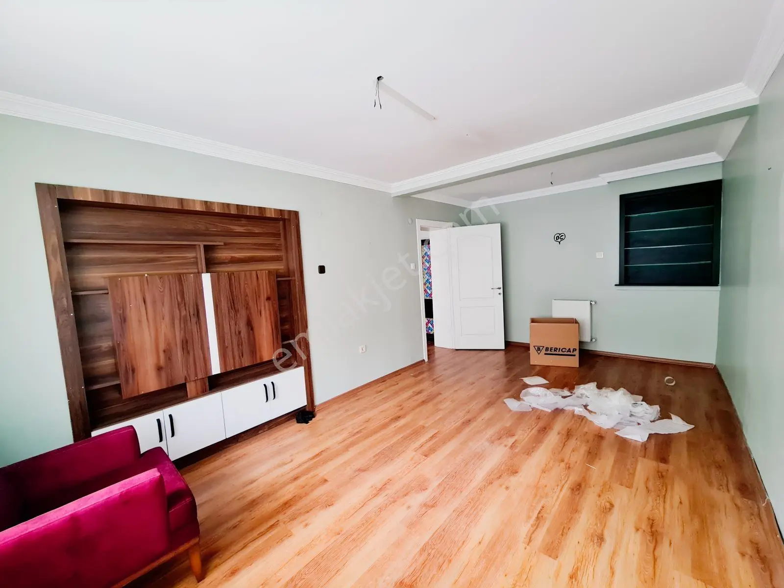Arel'den Yüce Tepede Bahçe Katı 3+1 Kombi Isıtmalı Daire
