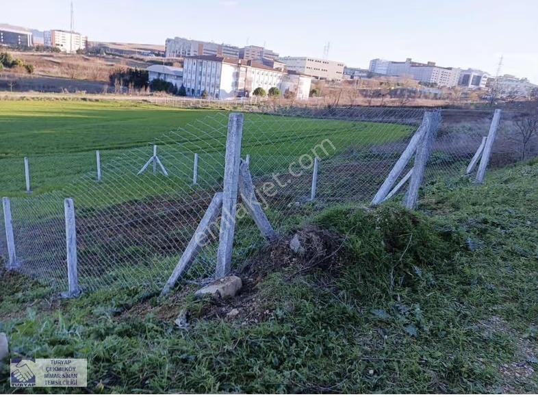 Çatalca Merkez Imam Hatıp Lısesı Sınırında Arsadan Hısse