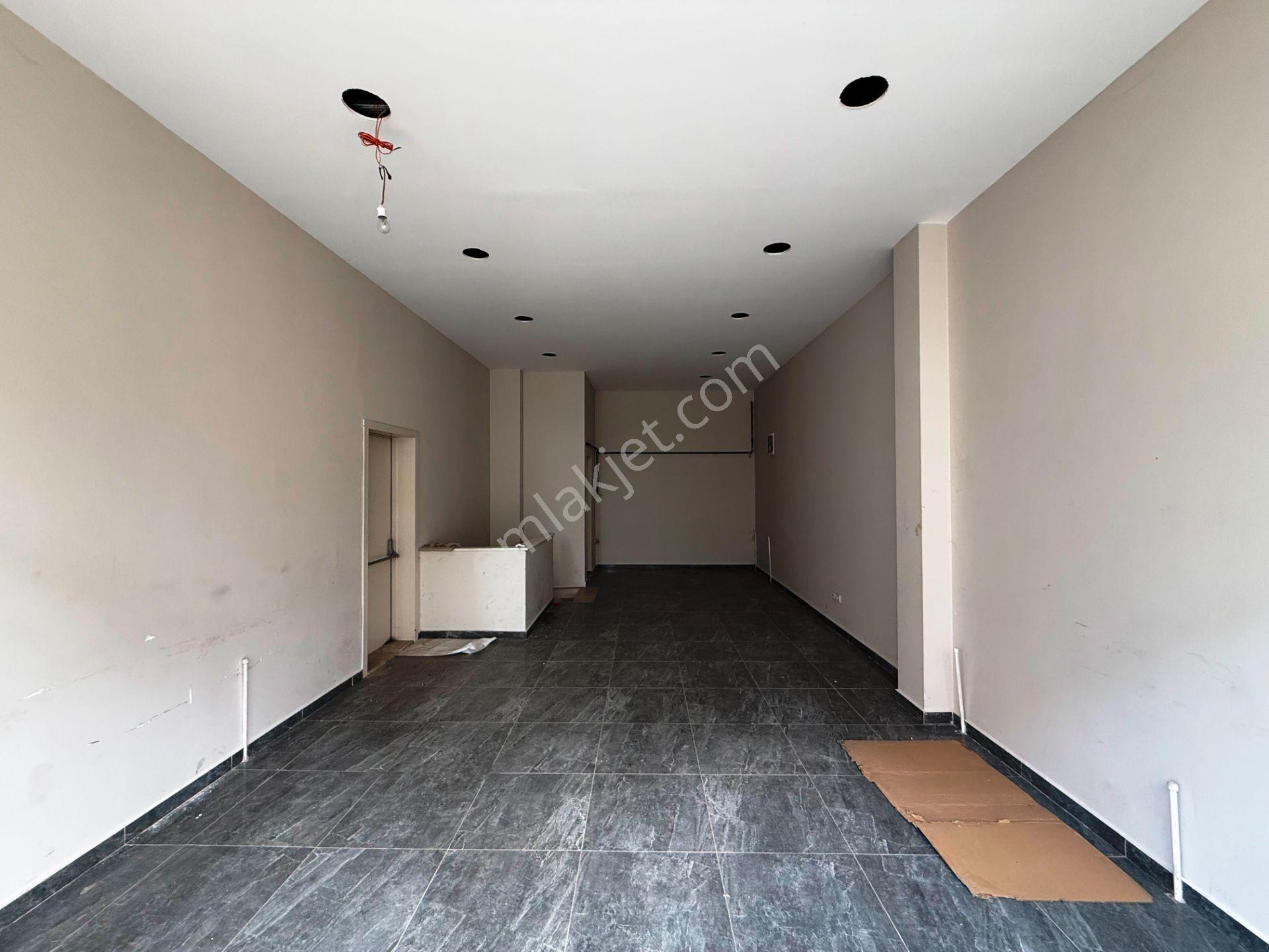 Yenidoğan Ufuk Caddesi 2yıllık 110m2 Depolu Wc'li Kiralık Dükkan - Görsel 3