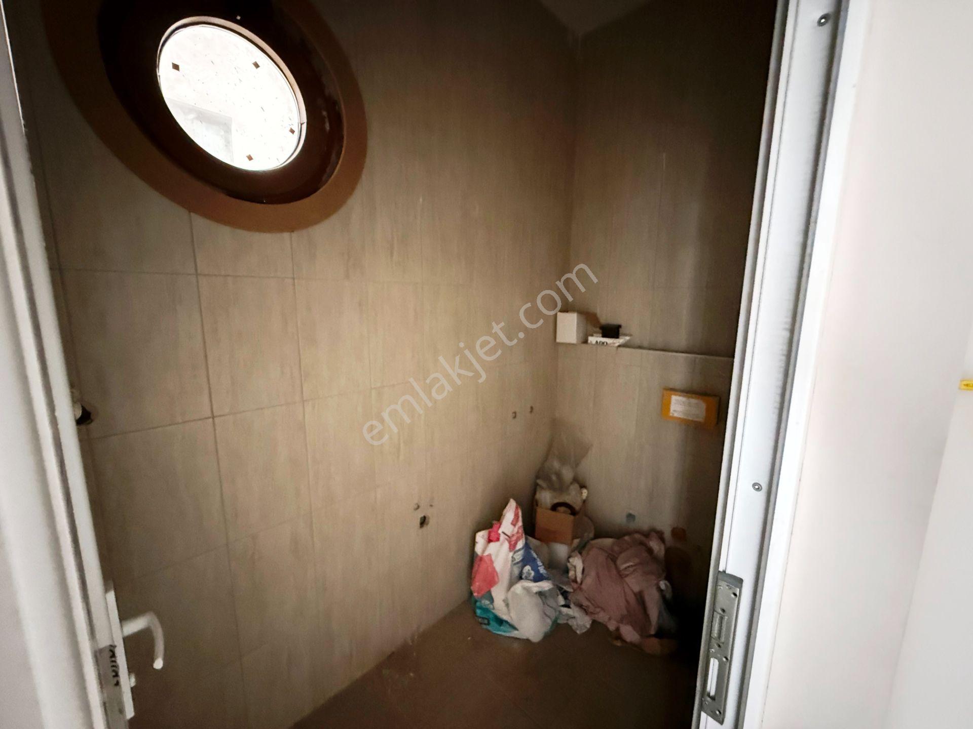 Yenidoğan Ufuk Caddesi 2yıllık 110m2 Depolu Wc'li Kiralık Dükkan - Görsel 17