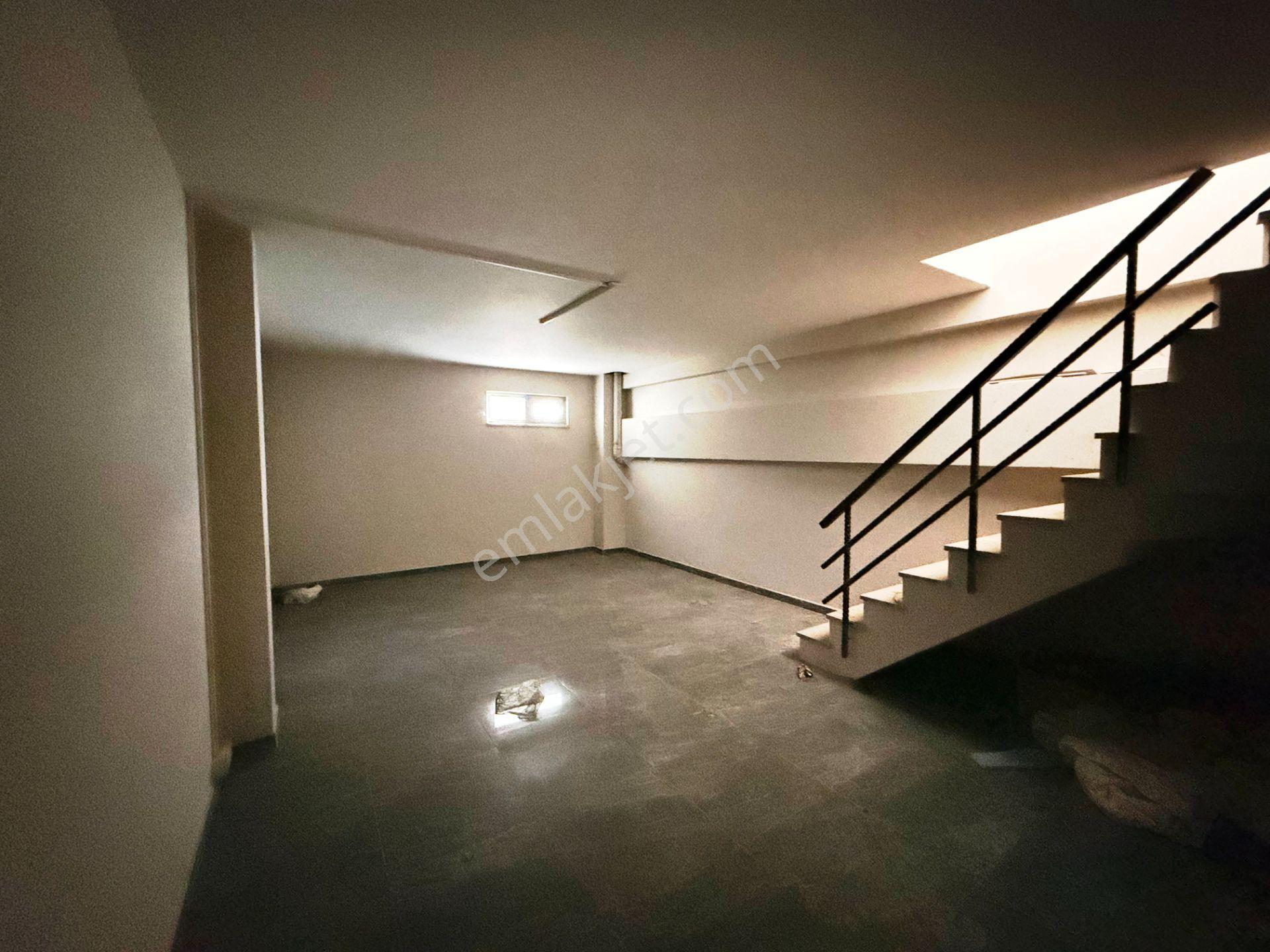 Yenidoğan Ufuk Caddesi 2yıllık 110m2 Depolu Wc'li Kiralık Dükkan - Görsel 15
