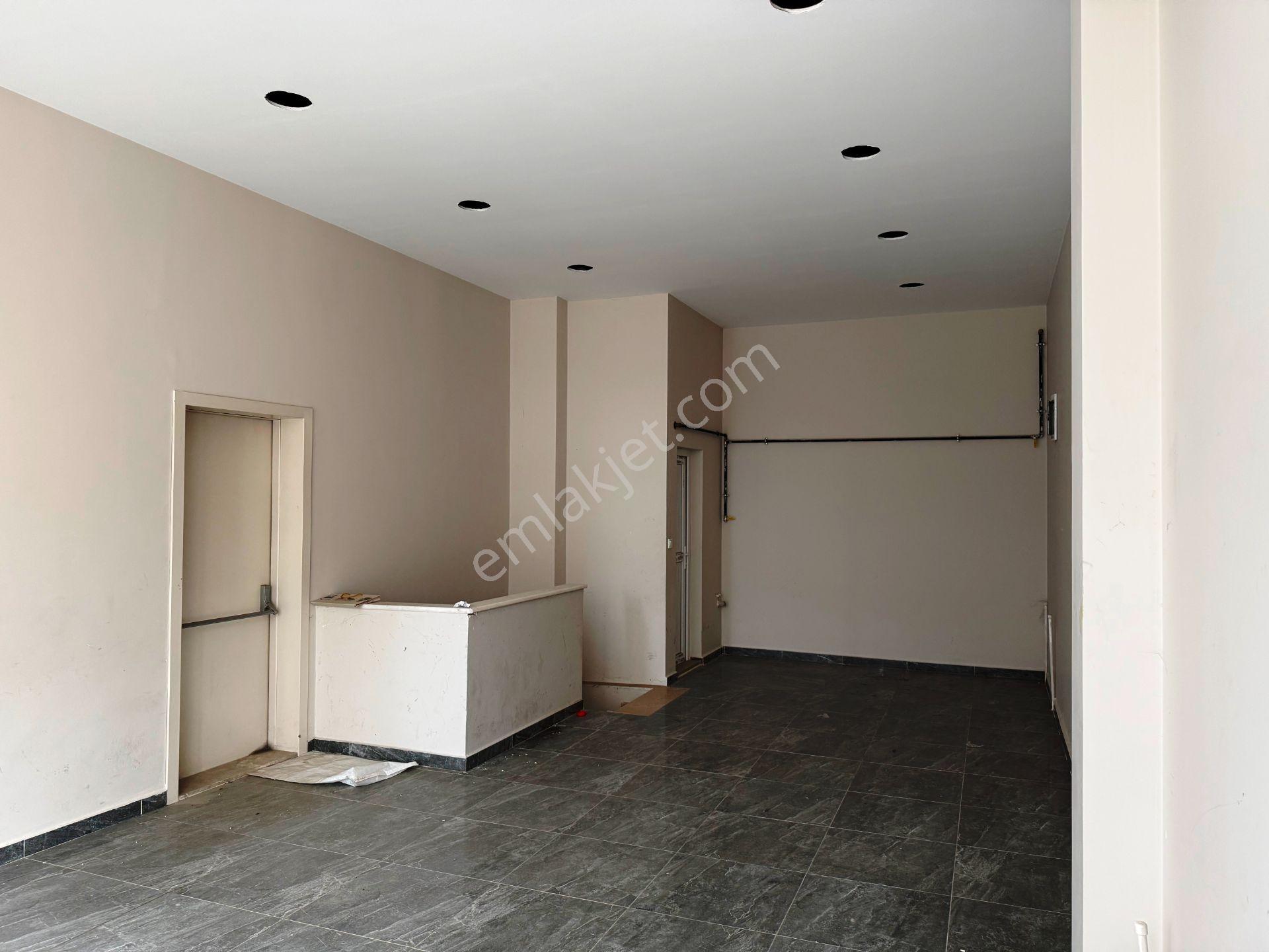 Yenidoğan Ufuk Caddesi 2yıllık 110m2 Depolu Wc'li Kiralık Dükkan - Görsel 6