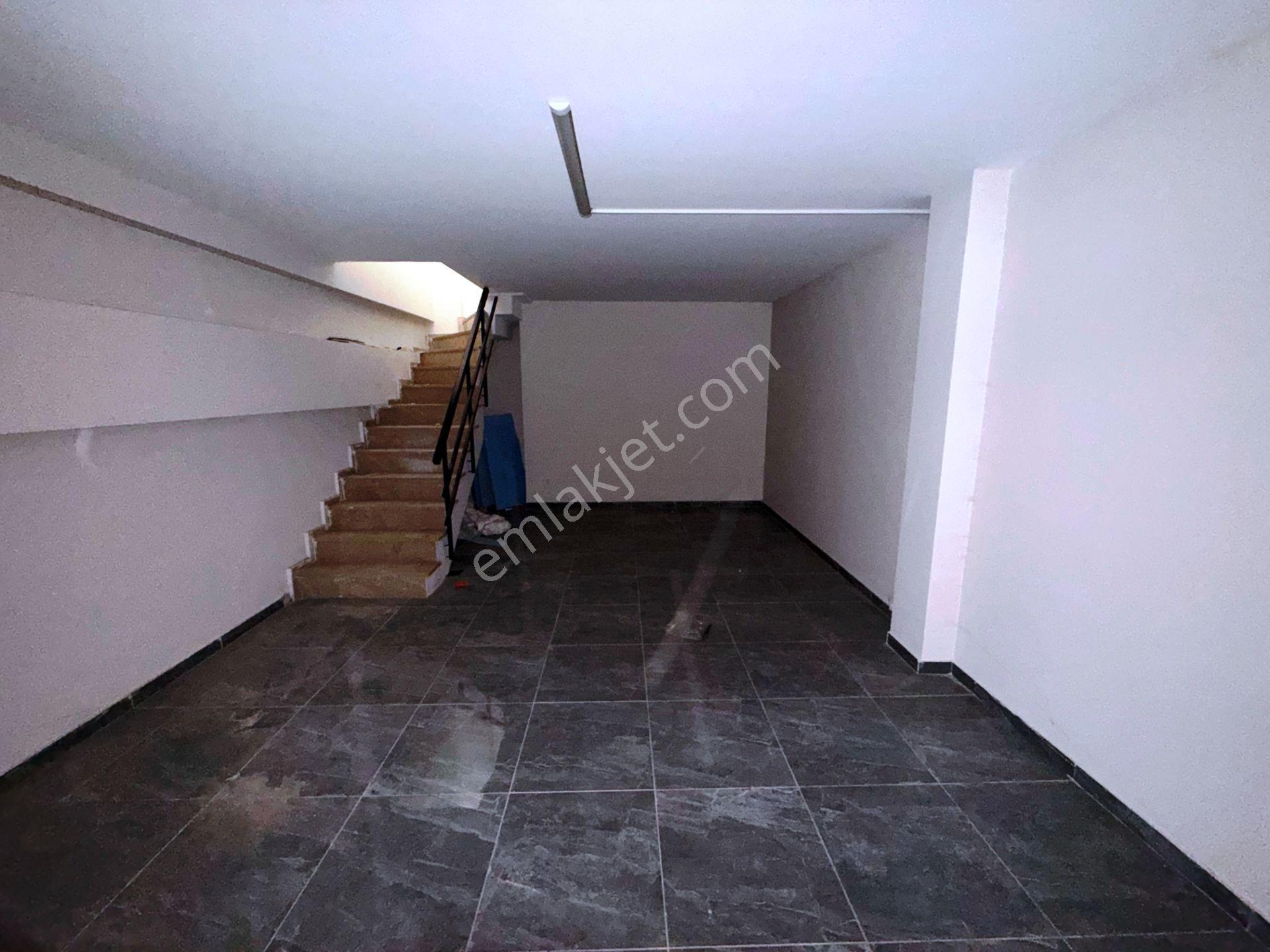 Yenidoğan Ufuk Caddesi 2yıllık 110m2 Depolu Wc'li Kiralık Dükkan - Görsel 12
