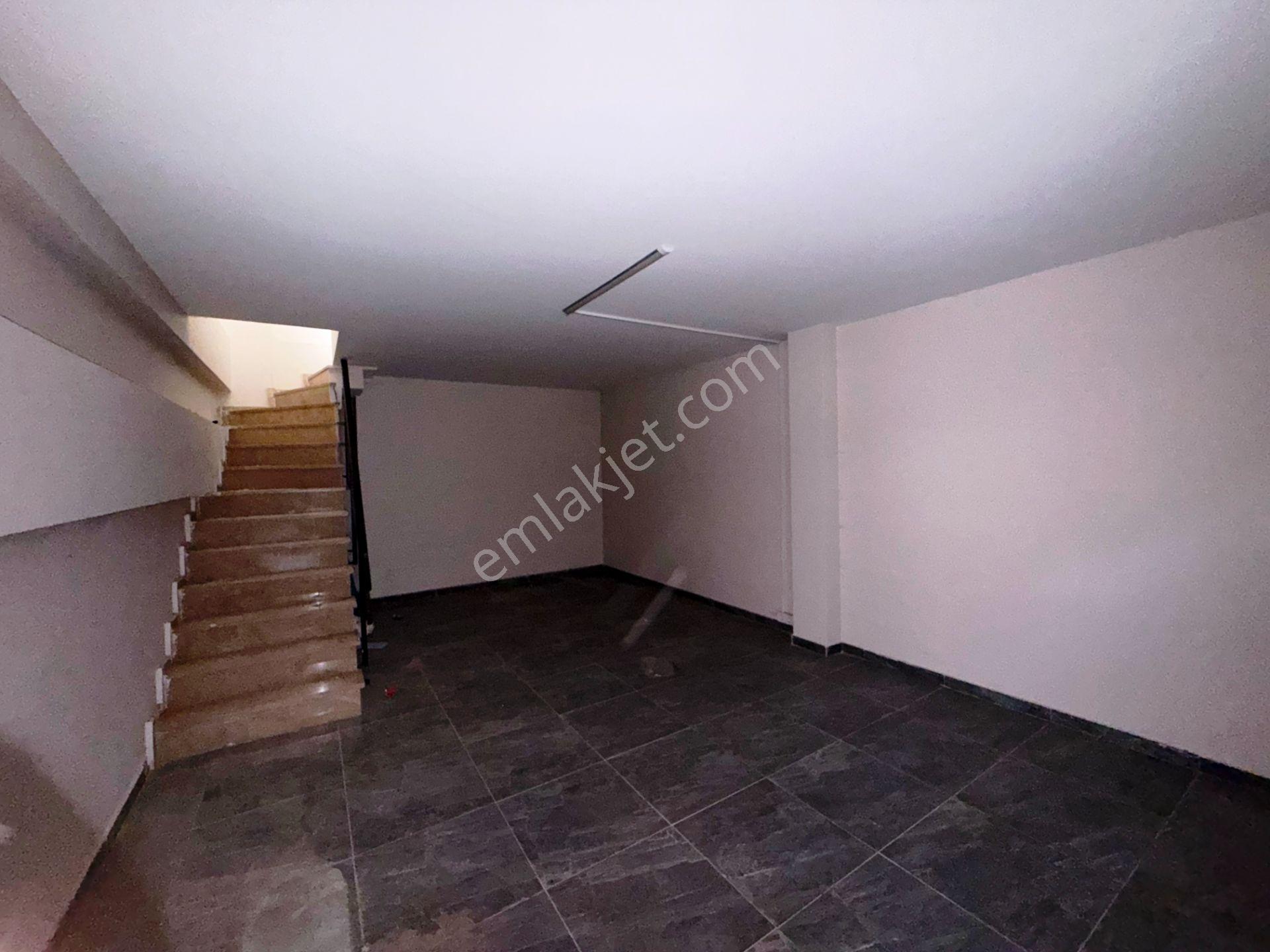 Yenidoğan Ufuk Caddesi 2yıllık 110m2 Depolu Wc'li Kiralık Dükkan - Görsel 14