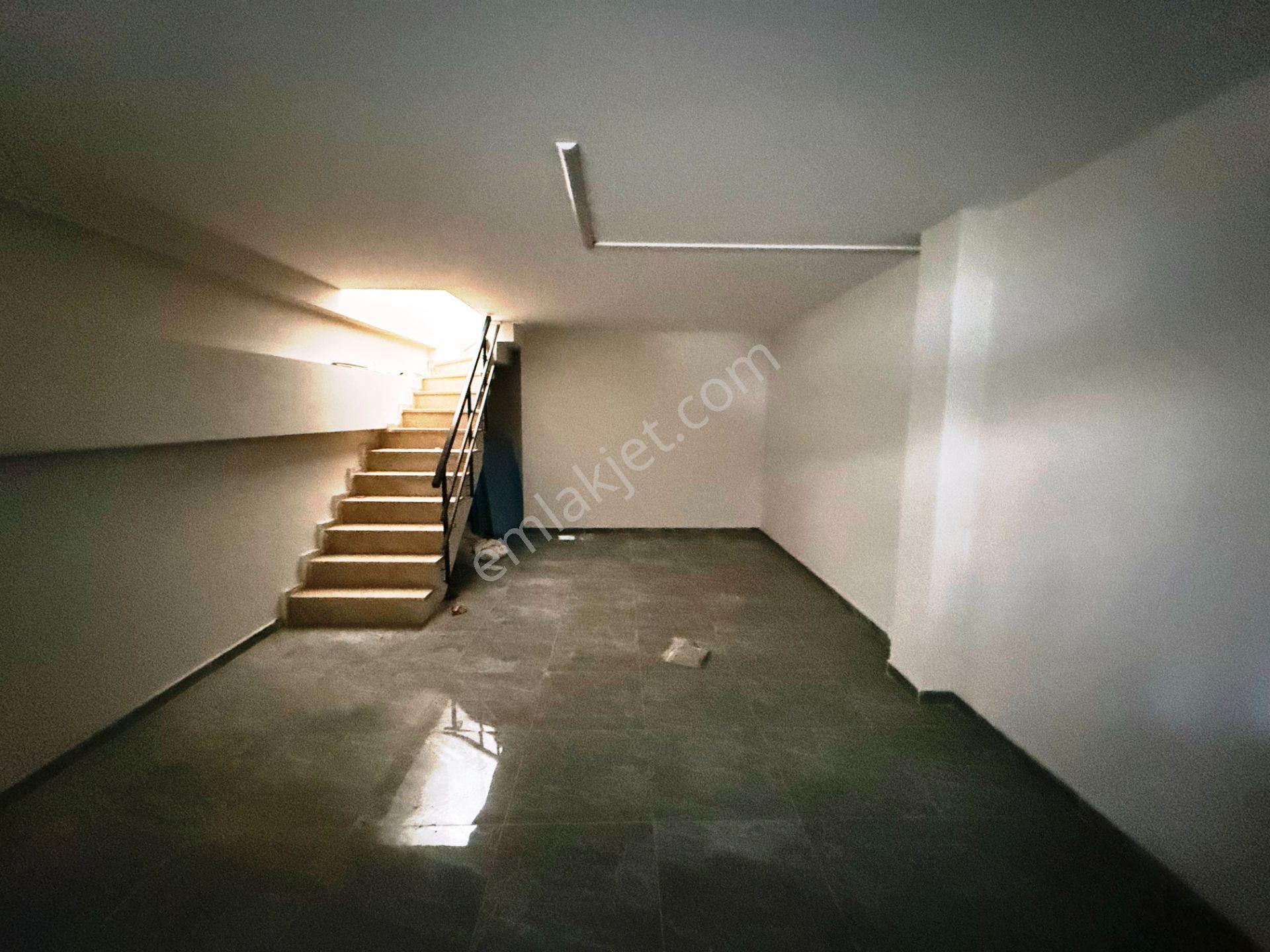 Yenidoğan Ufuk Caddesi 2yıllık 110m2 Depolu Wc'li Kiralık Dükkan - Görsel 11