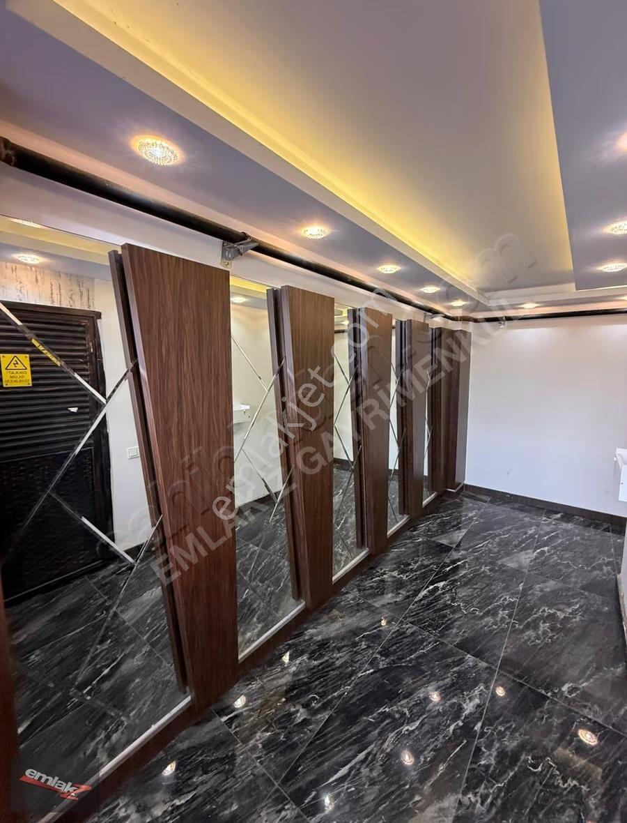 Aydınlıkevler'de Satılık 2+1 Eşyalı Daire 70m² - Görsel 4