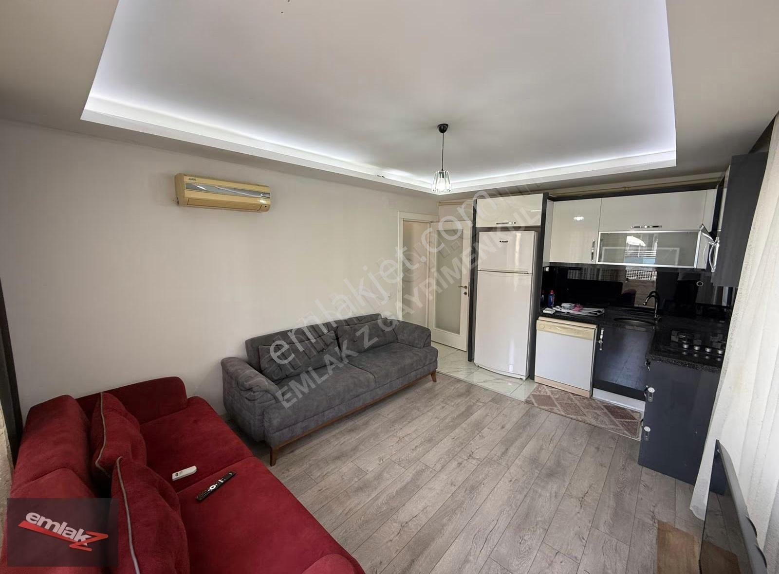 Aydınlıkevler'de Satılık 2+1 Eşyalı Daire 70m² - Görsel 2