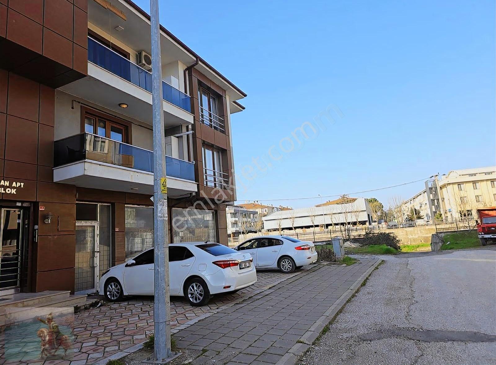 Azmimilli Mahallesi'nde Ebeveyn Banyolu 130m2 Satılık 3+1 Daire - Görsel 6