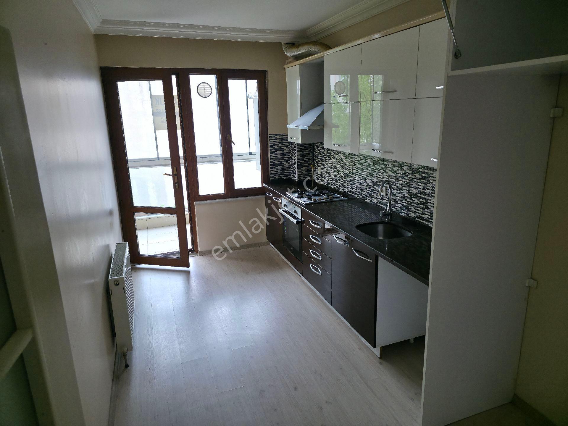 Azmimilli Mahallesi'nde Ebeveyn Banyolu 130m2 Satılık 3+1 Daire - Görsel 25