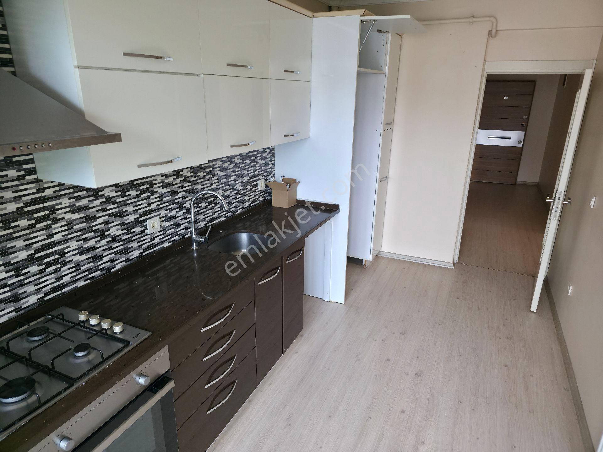 Azmimilli Mahallesi'nde Ebeveyn Banyolu 130m2 Satılık 3+1 Daire - Görsel 20