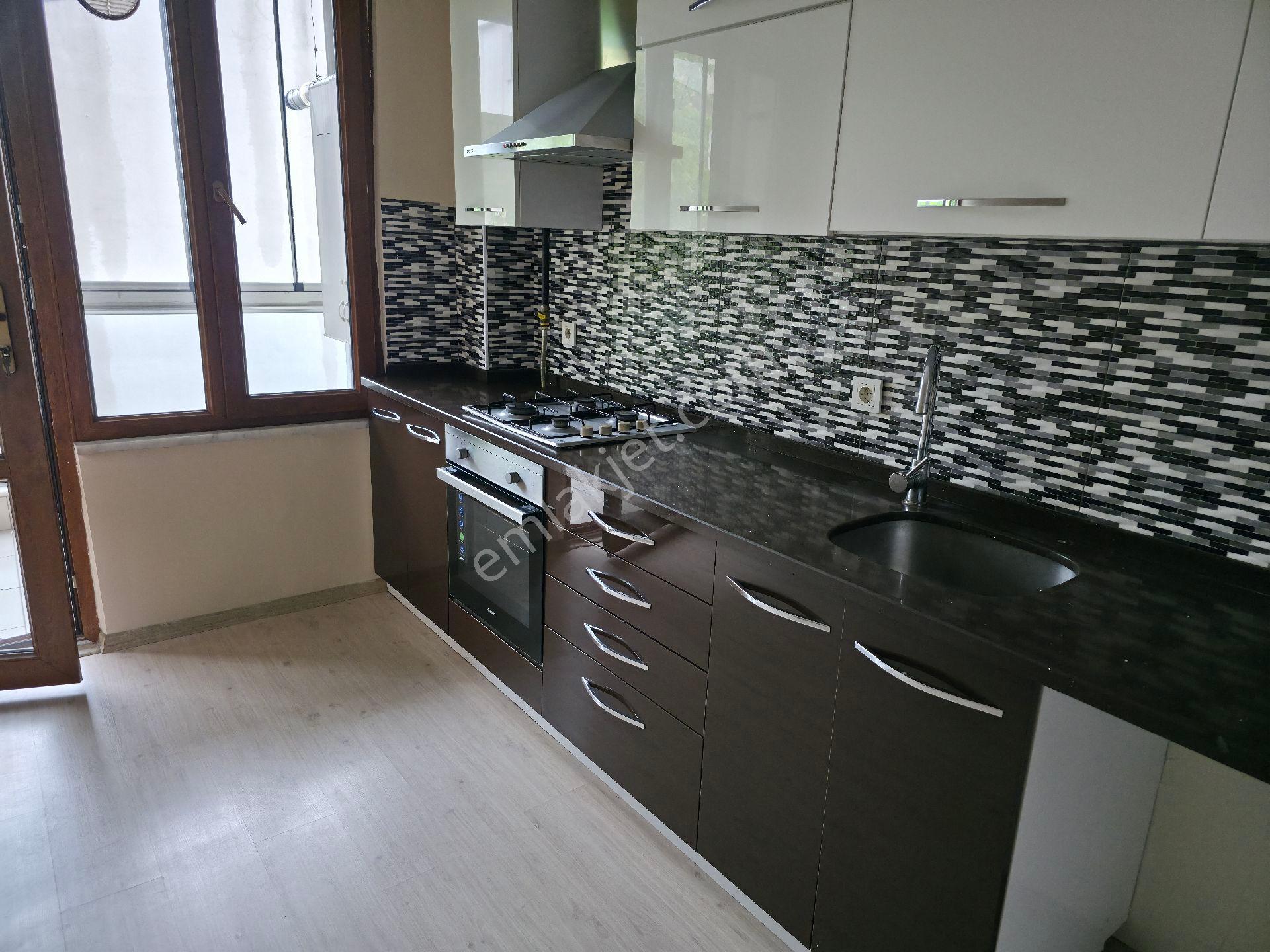 Azmimilli Mahallesi'nde Ebeveyn Banyolu 130m2 Satılık 3+1 Daire - Görsel 24