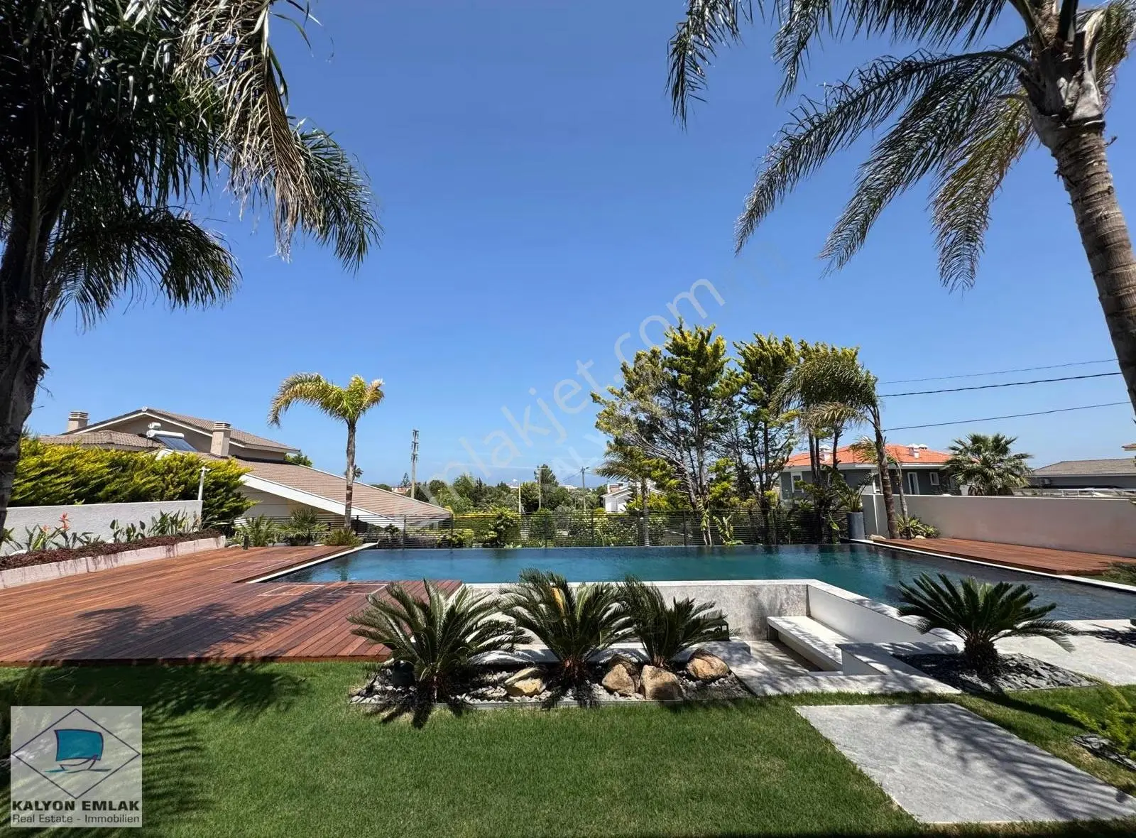 Çeşme Mamurbaba'da Deniz Manzaralı Lüks Kiralık Villa - Görsel 4