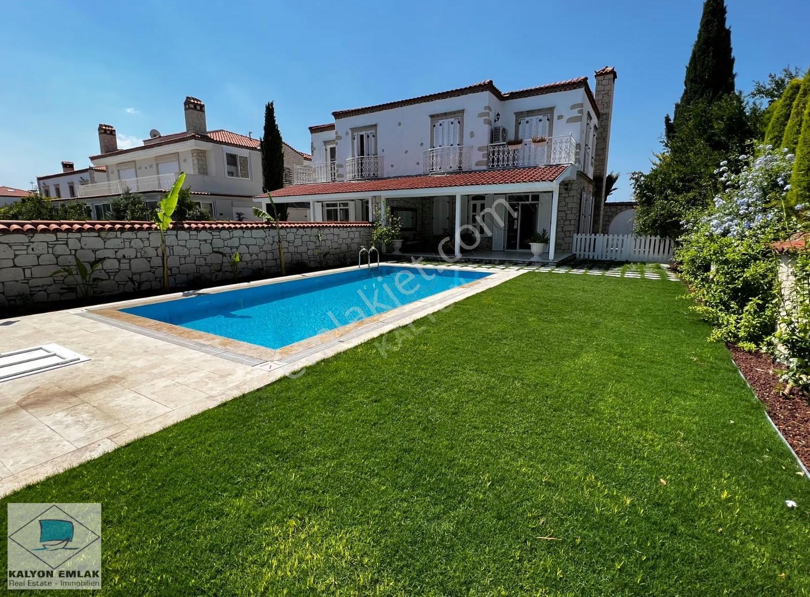 Alaçatı Hacımemişte Kiralık Havuzlu Cumbalı Merkezi Taş Villa - Görsel 7