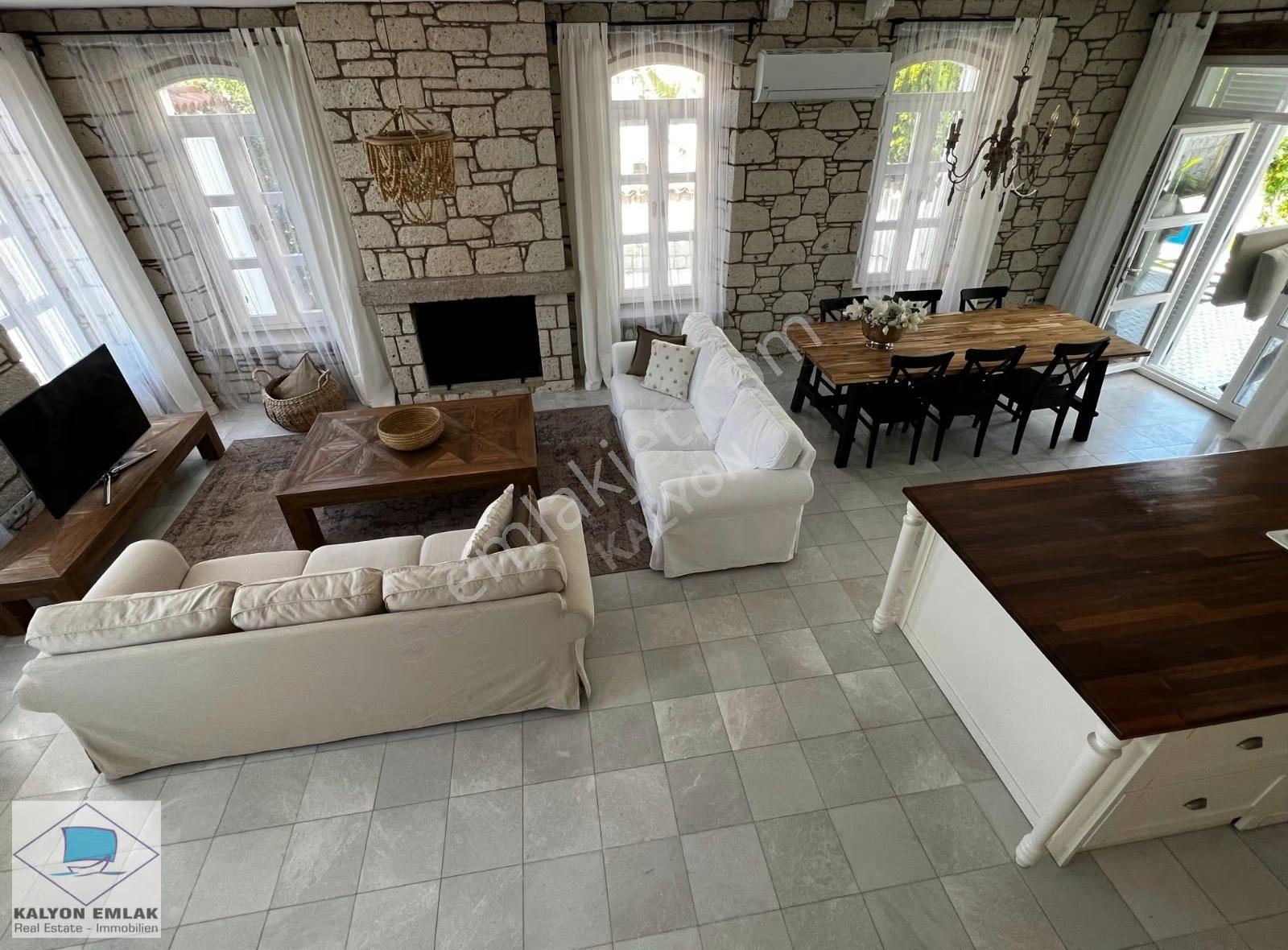 Alaçatı Hacımemişte Kiralık Havuzlu Cumbalı Merkezi Taş Villa - Görsel 10
