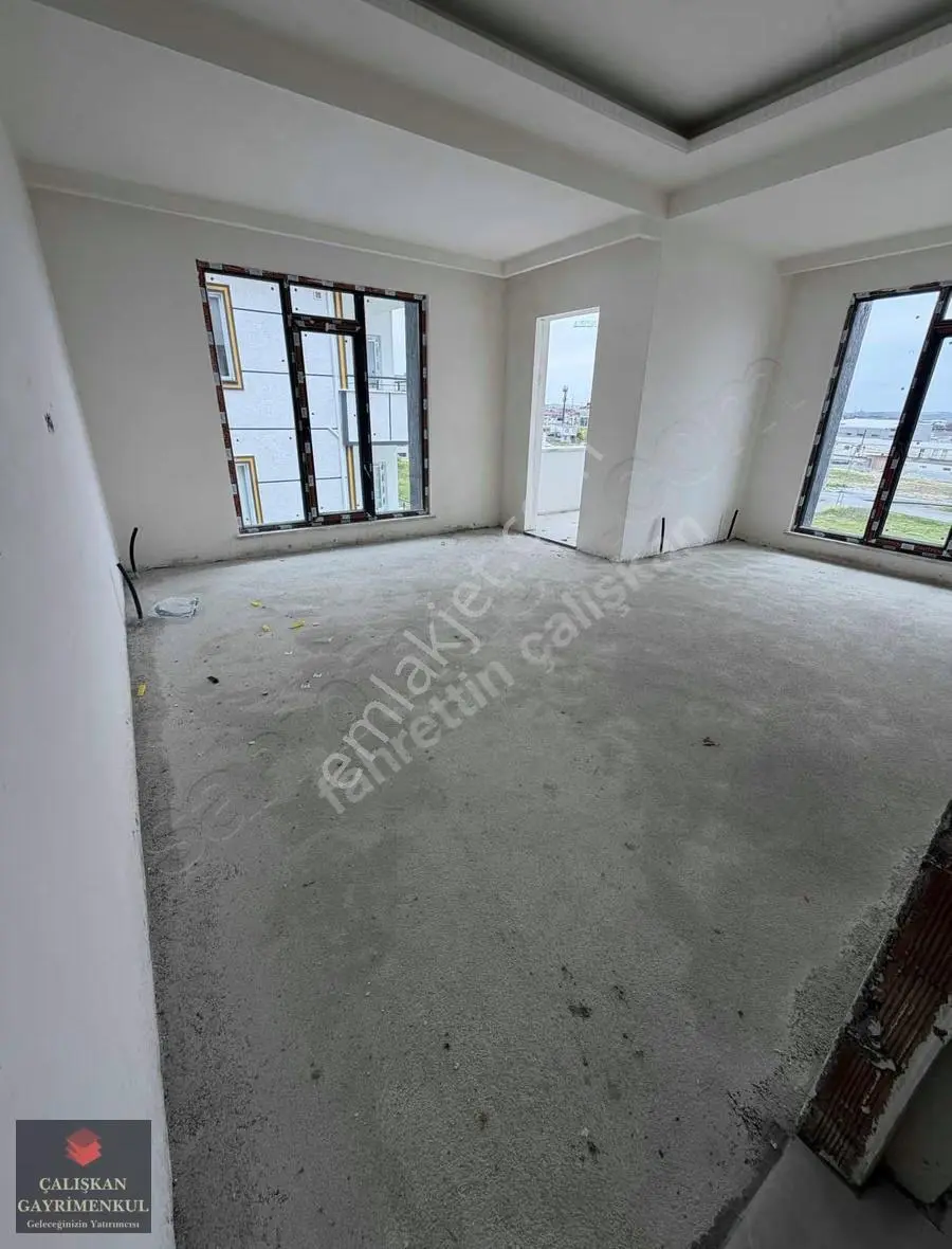 Taşoluk Mahallesinde Satılık 2+1 95 Metre Çift Balkonlu Daire