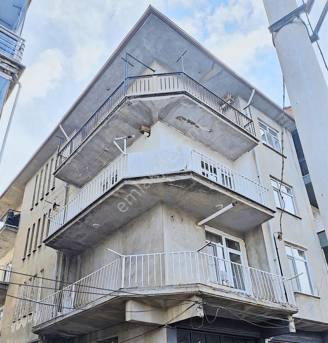Odak'tan Tavşanlı Şehir Merkezinde 3 Cepheli 2+1 Bakımlı Daire - Görsel 11