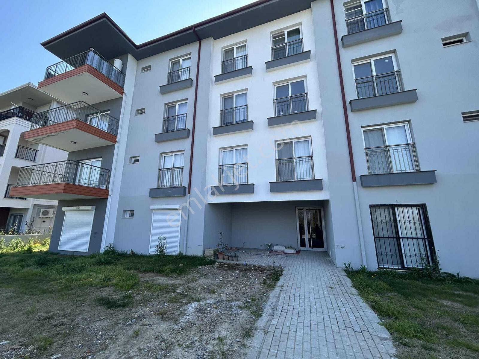 Kuşadası Davutlar'da Deniz Manzaralı Satılık 1+1 Daire - Görsel 19