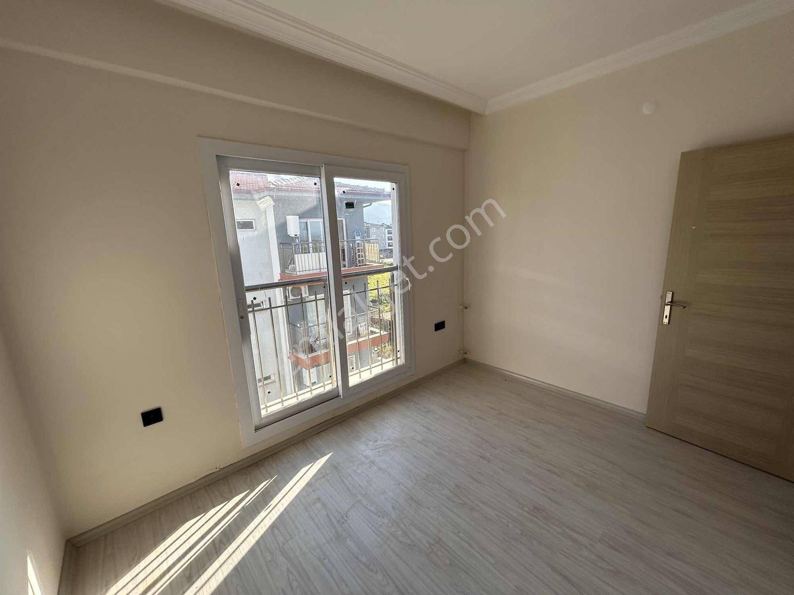 Kuşadası Davutlar'da Deniz Manzaralı Satılık 1+1 Daire - Görsel 5