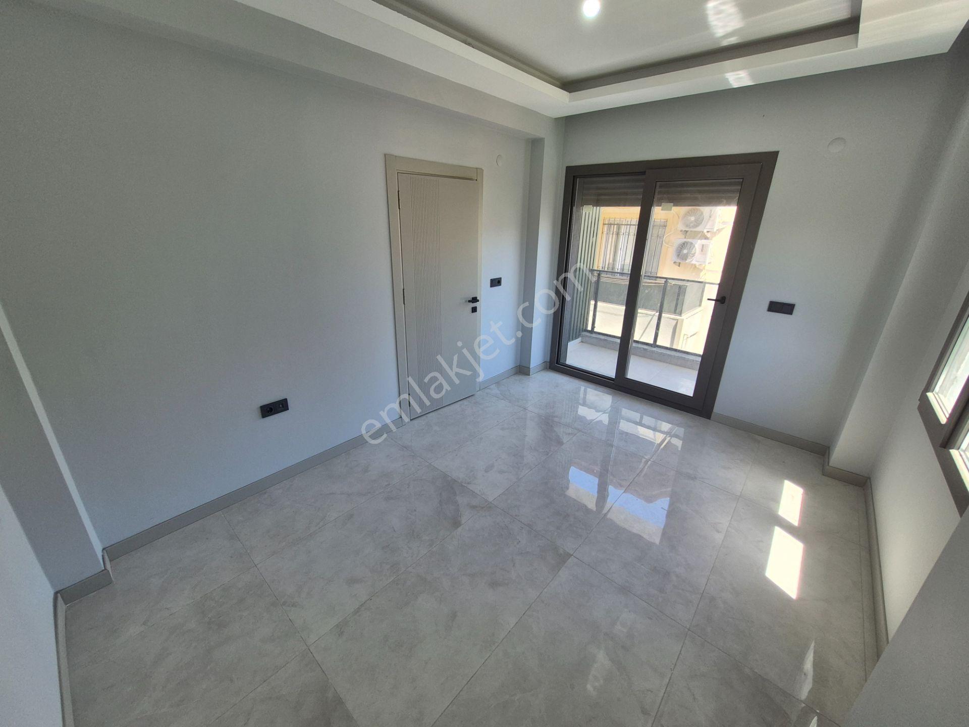 Denize 100 M Muhteşem Konumda Müstakil Villa - Görsel 18