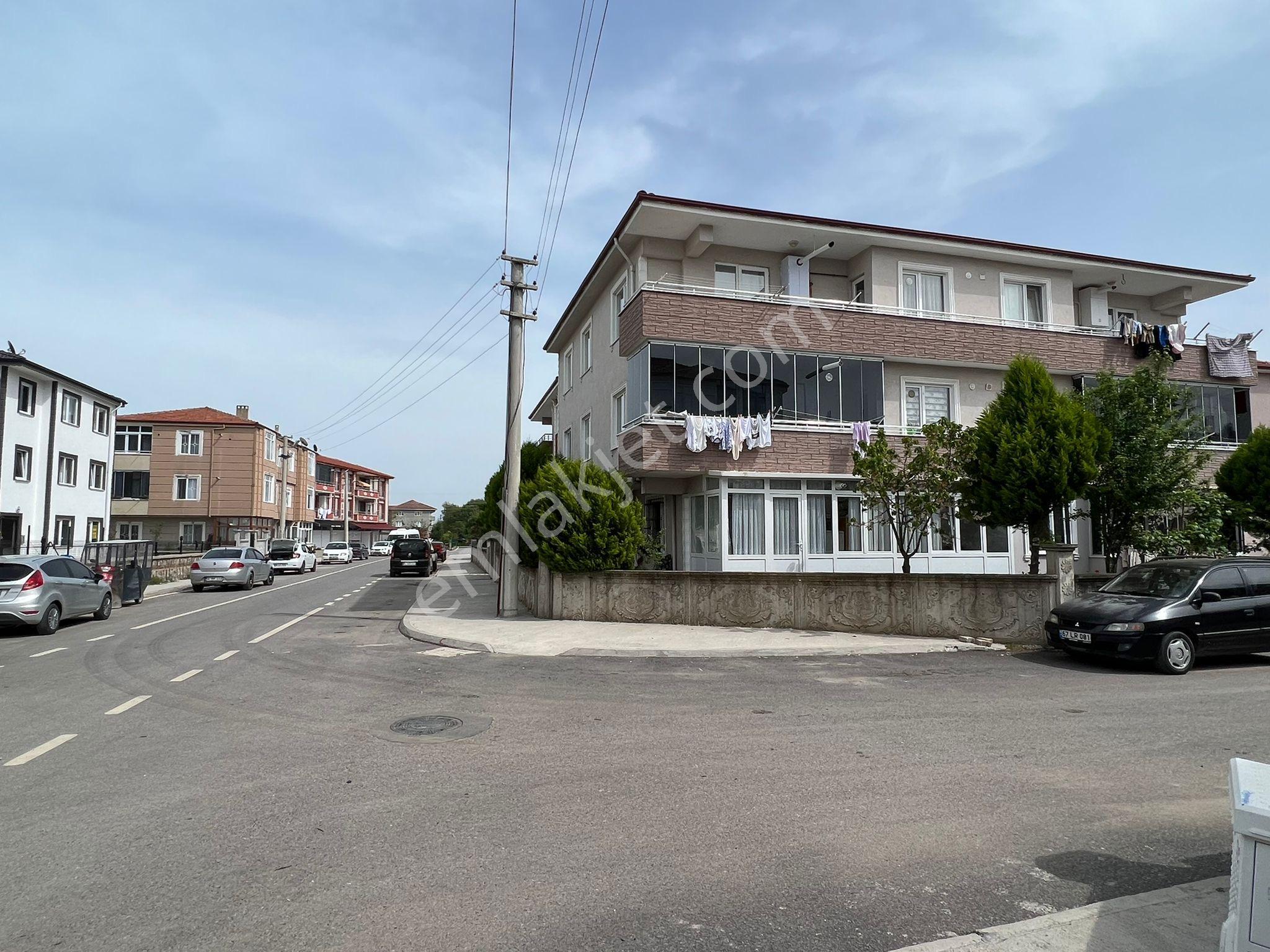Konforlu Ve Geniş Kullanım Alanlı 3+1 Satılık Daire!! - Görsel 21