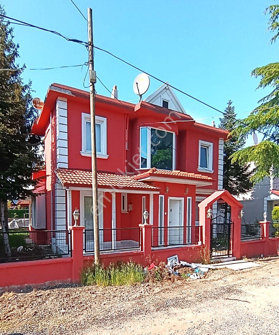 Engiz Tatil Köyünde 332 M2 Bahçe İçinde Sahile 4 Ncü Parsel100 M2 Dublex 4+1 Satılık Yazlık - Görsel 9