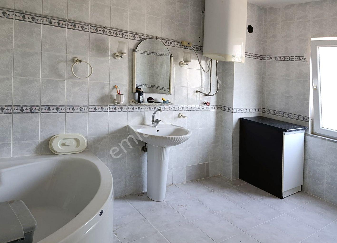 Engiz Tatil Köyünde 332 M2 Bahçe İçinde Sahile 4 Ncü Parsel100 M2 Dublex 4+1 Satılık Yazlık - Görsel 33