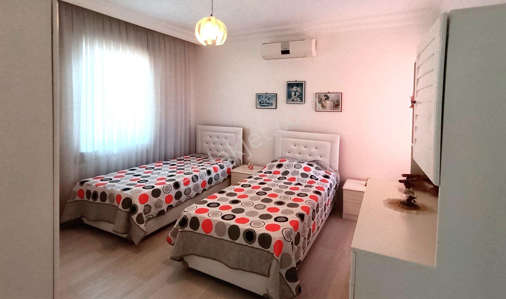 Engiz Tatil Köyünde 332 M2 Bahçe İçinde Sahile 4 Ncü Parsel100 M2 Dublex 4+1 Satılık Yazlık - Görsel 21