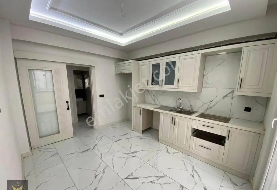 Essenyurt Güzelyurt Mahallesinde Metrobüse Yakın Kaçırılmayacak 2+1 Dairemiz