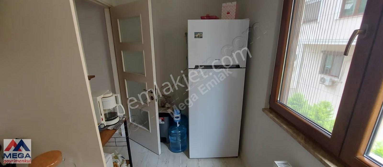 Göztepe Minibüs Caddesi Bağdat Tarafı Genç Binada Full Mobilyalı - Görsel 13